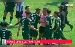 Paolo Guerrero explotó y encaró fuerte a Joel Alarcón al final del partido por sus polémicas decisiones