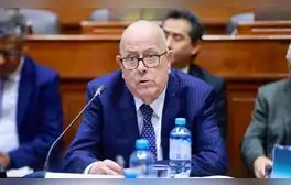 Julio Velarde: “Lo bajo en Perú es el impuesto a las personas”