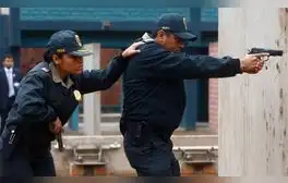 Ministro del Interior pretende que policías denunciados por usar sus armas de fuego sean juzgados en tribunales militares
