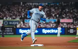 ¡Devuelven el golpe! Yankees cae por 2-4 ante Royals y deja dudas: se empareja la serie por 1-1 en los playoffs MLB