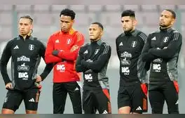 El inédito equipo titular de la selección peruana para enfrentar a Uruguay: Oliver Sonne y 4 centrales