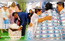 Padrinos puneños se lucen en boda con mantas repletas de dinero: “Casi S/10.000 cada una”