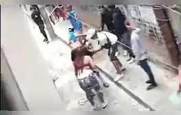 Policías intervienen vivienda donde vendían droga, pero terminan golpeados por vecinos en Cercado de Lima