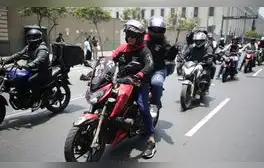 Motociclistas protestan frente a Congreso por nueva ordenanza: "Nos roban, no compramos moto para el sicariato"