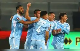 Sporting Cristal sigue en la lucha por el título: superó 2-1 a Universitario y se ubicó tercero en el Torneo Clausura