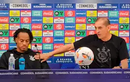 DT de Corinthians se defiende de la prensa tras empate en Sudamericana y usa de testigo a Carrillo: "Mi amigo sabe"
