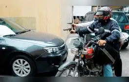 ¿Prohibir que vayan dos en una moto es la solución al problema?