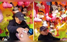 Peruano juega en sorteo de peluches, pero queda decepcionado al ganar rascador de espalda 3 veces