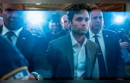 Joe Goldberg va a la cárcel al final de 'You'.
