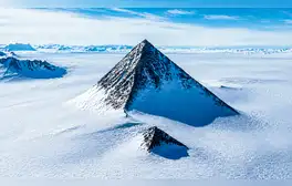 La gigantesca 'pirámide' de la Antártida, similar a las de Egipto, se ubica exactamente en la cordillera de las montañas Ellsworth.