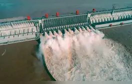 Un gran centro de datos puede utilizar hasta cinco millones de galones de agua al día. Foto: AFP