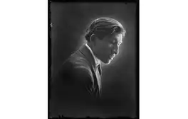 Primer autorretrato de Martín Chambi en su estudio fotográfico. Foto: Archivo Martín Chambi.