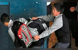 La madre ha informado sobre reiteradas agresiones al colegio, pero asegura que no se tomaron las medidas necesarias. La situación se agravó con un reciente incidente que dejó al menor con un fuerte golpe en la cabeza.