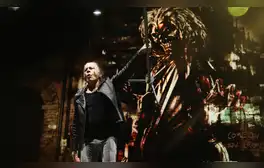 El Estadio Nacional se tiñó de rojo por Iron Maiden y Dickinson ondeó la bicolor