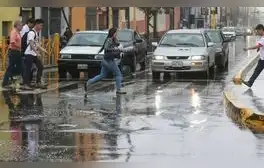 Lima se prepara para lloviznas y lluvias ligeras este fin de semana, según el pronóstico del Senamhi. Las precipitaciones serán más intensas en los distritos costeros de Lima Sur.