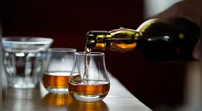 Mitos y verdades sobre la resaca: ¿Cómo aliviar el malestar tras consumo de alcohol? 