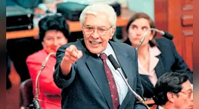 Diez hitos en la trayectoria política de Gustavo Mohme Llona