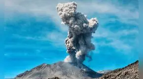Volcán Sabancaya está registrando en promedio 27 explosiones diarias, según IGP