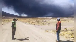 Cenizas del volcán Ubinas dejaron en tinieblas San Juan de Tarucani en Arequipa