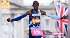 Kelvin Kiptum, atleta con el récord mundial de maratón, murió a los 24 años en accidente de tránsito