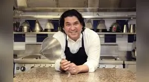 El libro más personal de Gastón Acurio: "Cocinando historias"