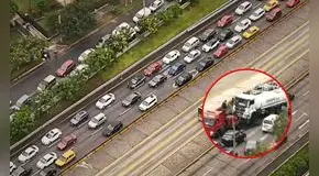 Caos vehicular en Vía Expresa tras accidente con cisterna de Emape: decenas de autos detenidos