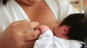 Lactancia materna aún enfrenta retos en Perú: solo el 67% de bebés recibe alimentación de leche de sus madres