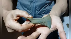 Arqueólogos descubren una misteriosa hacha de 3.000 años que su origen provendría desde el espacio