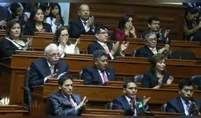 Nueva bancada de disidentes quiebra la mayoría fujiaprista