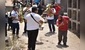 VMT: cementerio se convierte en reunión y tradición familiar [FOTOS]