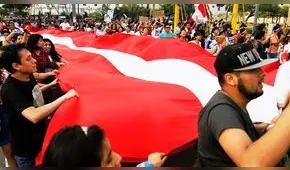 Así se desarrolló la marcha contra blindaje a Chávarry por las calles de Lima [FOTOS y VIDEOS]