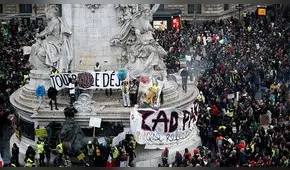 Macron justifica movilización del ejército para frenar protestas de "chalecos amarillos"
