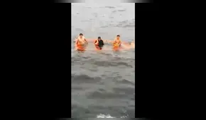 Embarcación paiteña rescata a náufragos en Pisco [Video]