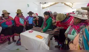 Certifican a 30 tejedoras en Cusco para que su producto se conozca a nivel mundial  