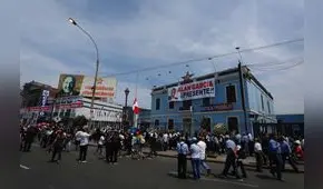 Largas colas para ingresar al velatorio de Alan García. [FOTOS]