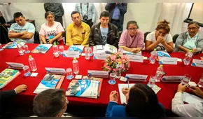 Líderes de Con mis hijos no te metas dialogan con ministra de Educación