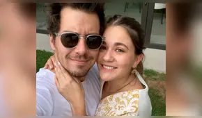 Pareja descubre que tiene una foto juntos desde mucho antes de conocerse 
