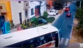 Joven fue arrollado por bus de servicio público que iba a excesiva velocidad [VIDEO]