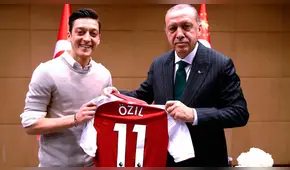 Mesut Özil se pronunció por polémica foto con presidente de Turquía