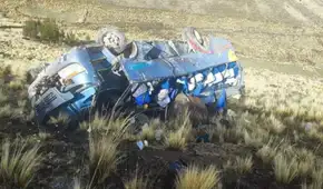 Ocho fallecidos tras despiste de bus que tomó ruta alterna por bloqueos en Cusco