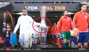 Dimitri Payet y otros jugadores con lamentable final por tocar la copa [VIDEO]