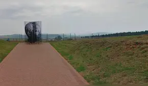 Google Maps: encuentra curiosa estructura metálica que refleja el rostro de Nelson Mandela [FOTOS] 