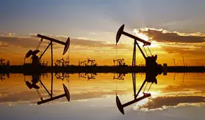 Precios de petróleo caen más de 5% por temor a que la demanda de China se contraiga