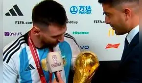 La emoción de Messi al ver la copa del mundo en sus manos: “¿Sabés cuánto la voy a besar?”