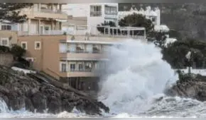 35 puertos son cerrados por oleajes anómalos