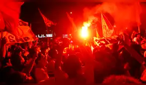 Hinchas cremas realizaron caravana antes de enfrentar a Sport Rosario [VIDEO]