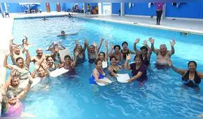 Villa El Salvador: ofrecen cursos de natación gratuitos para adultos mayores 