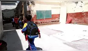 En Arequipa 300 escolares estudian en riesgo a que ambientes cercanos caigan 