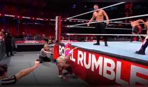 WWE Royal Rumble: Kofi Kingston se robó el espectáculo con dos épicas salvadas [VIDEO]