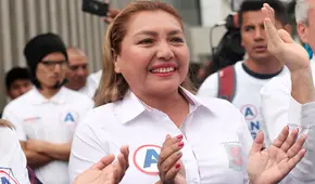 Elecciones 2020: Lanzan volantes de esposa de alcalde desde un helicóptero